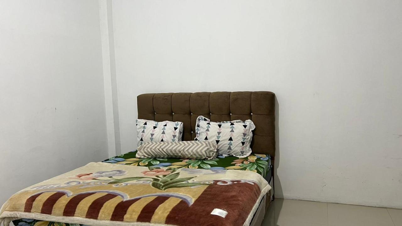Rumah 25 Syariah Букиттинги Экстерьер фото