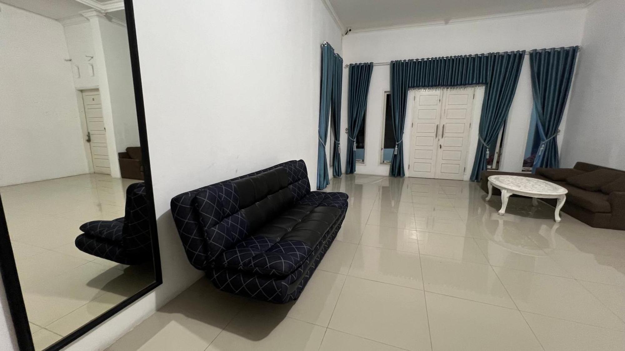 Rumah 25 Syariah Букиттинги Экстерьер фото